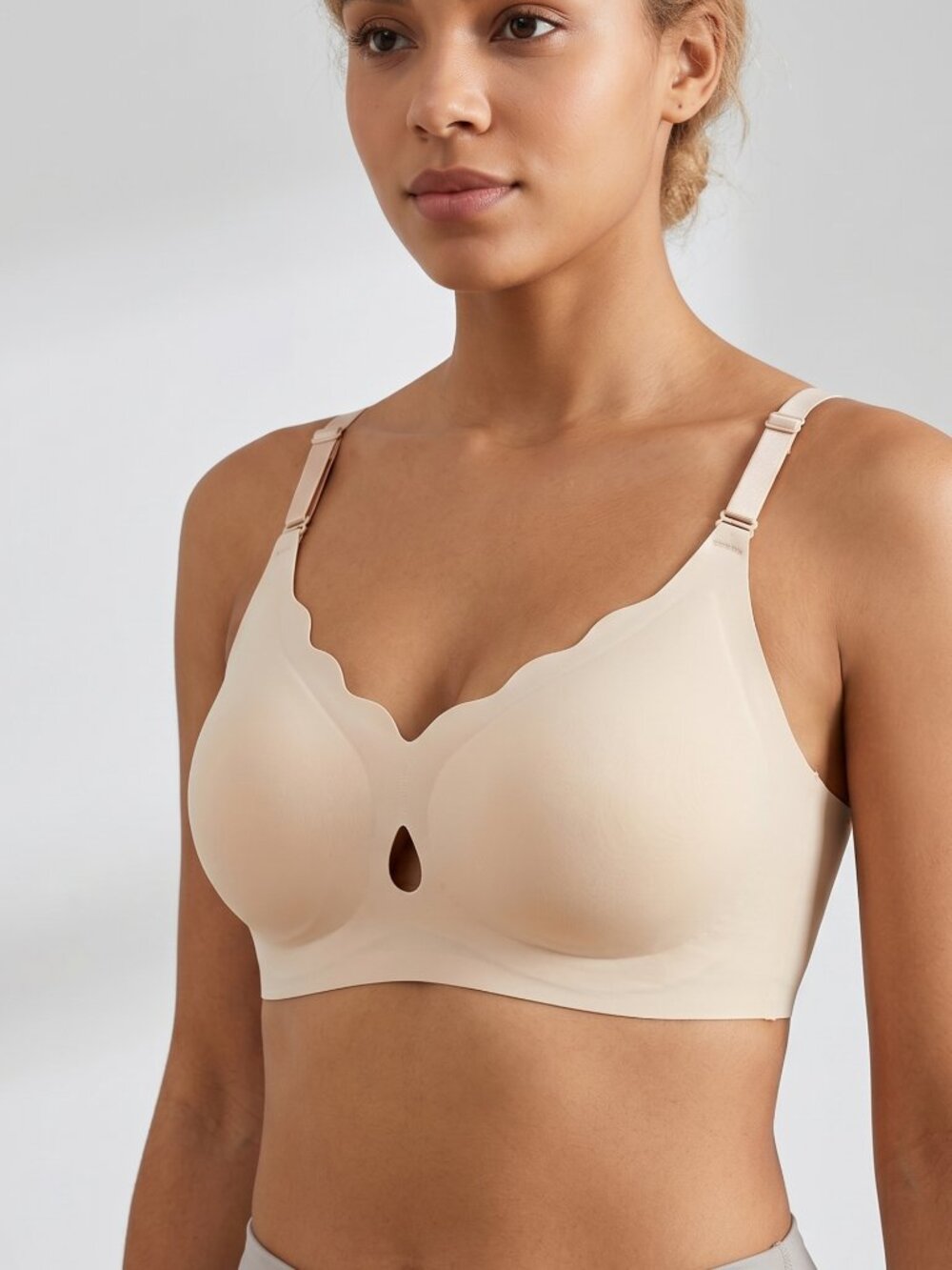 NWT | ProKloud Seamless Wireless Bra | Beige Scalloped Neckline | XXL